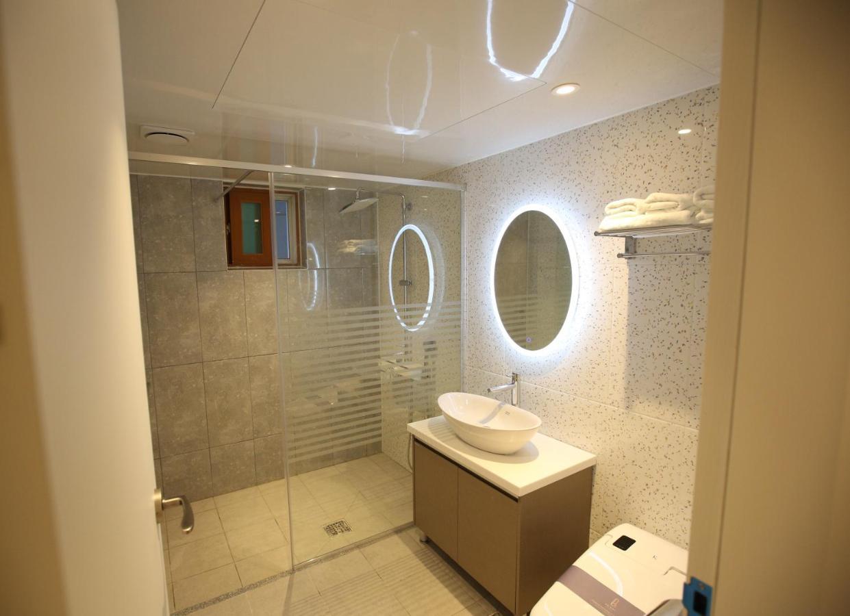 Am Ort Hotel Yeosu Eksteriør billede