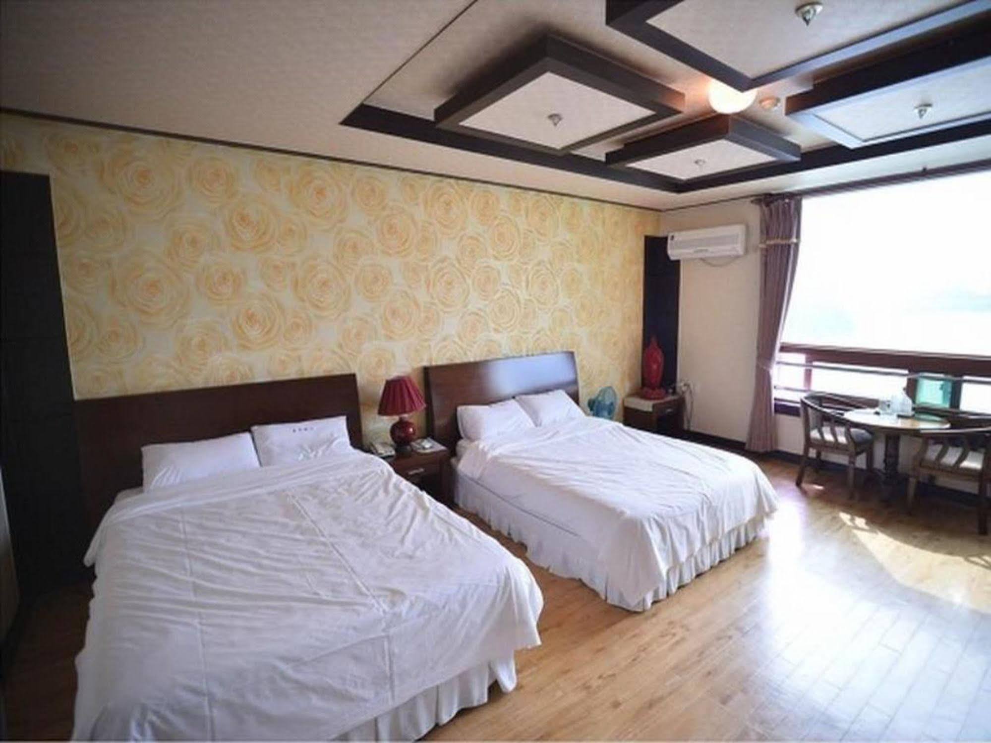 Am Ort Hotel Yeosu Eksteriør billede