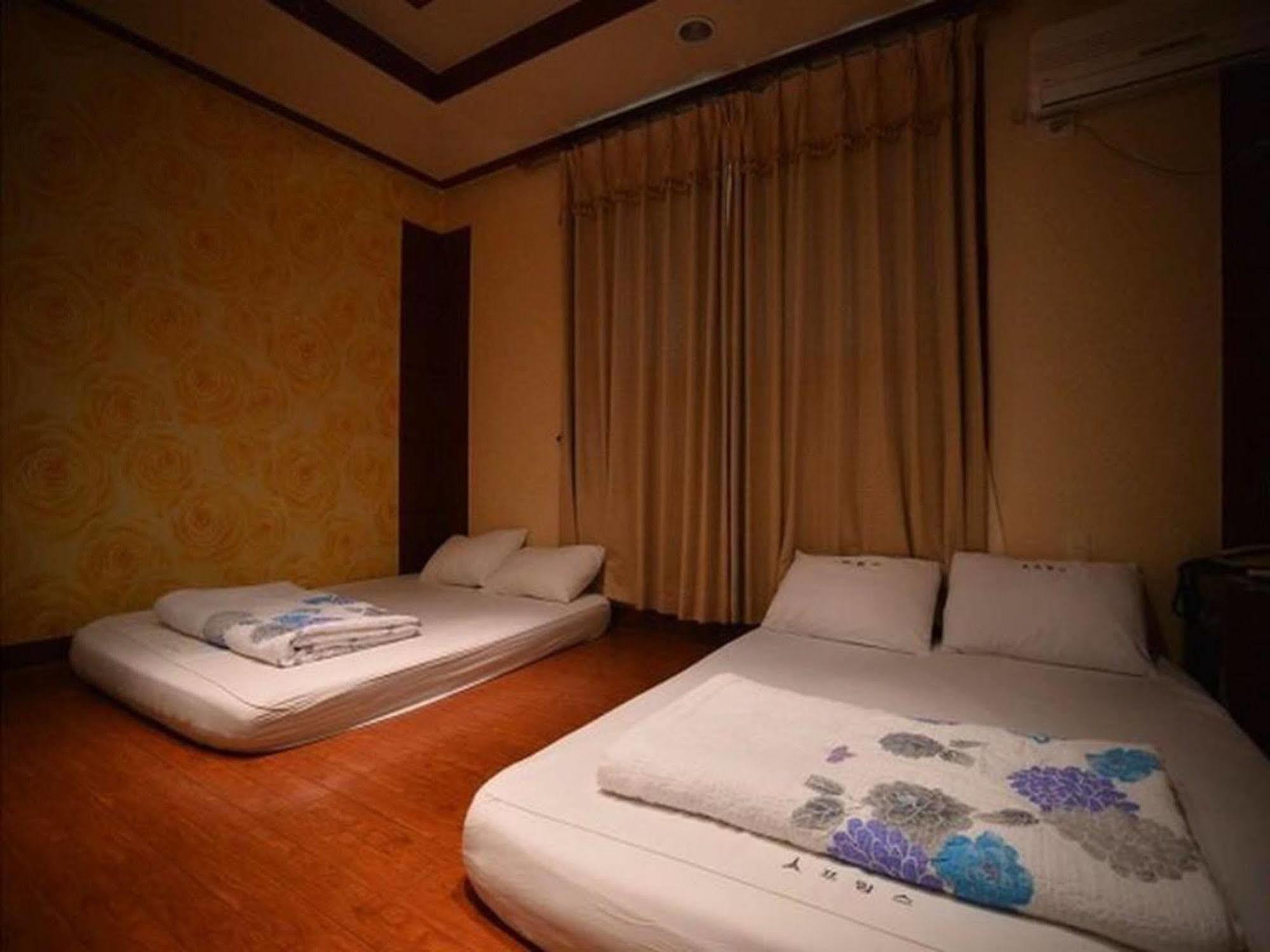 Am Ort Hotel Yeosu Eksteriør billede