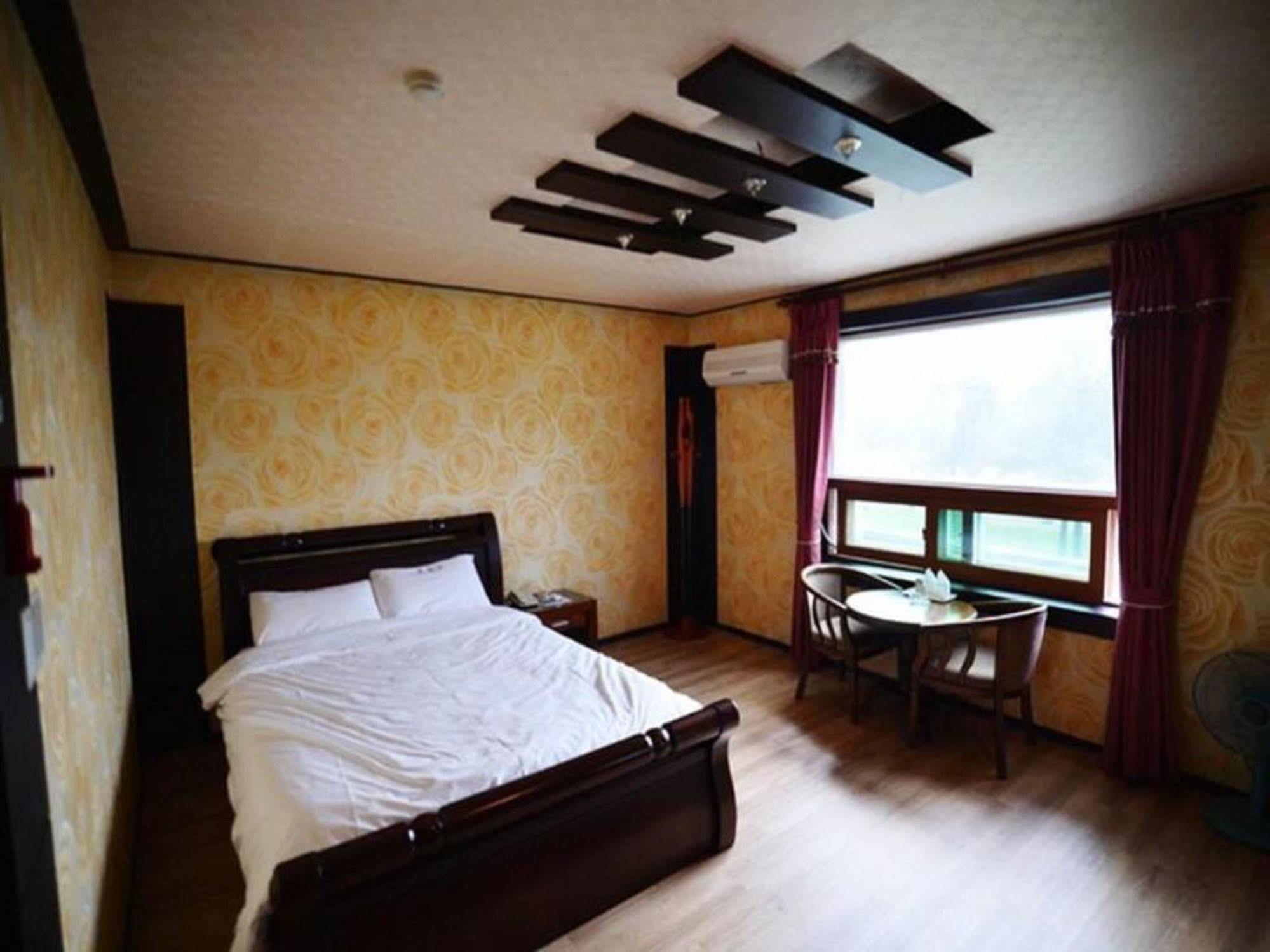 Am Ort Hotel Yeosu Eksteriør billede