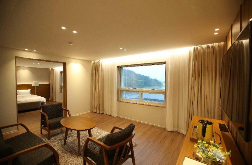 Am Ort Hotel Yeosu Eksteriør billede